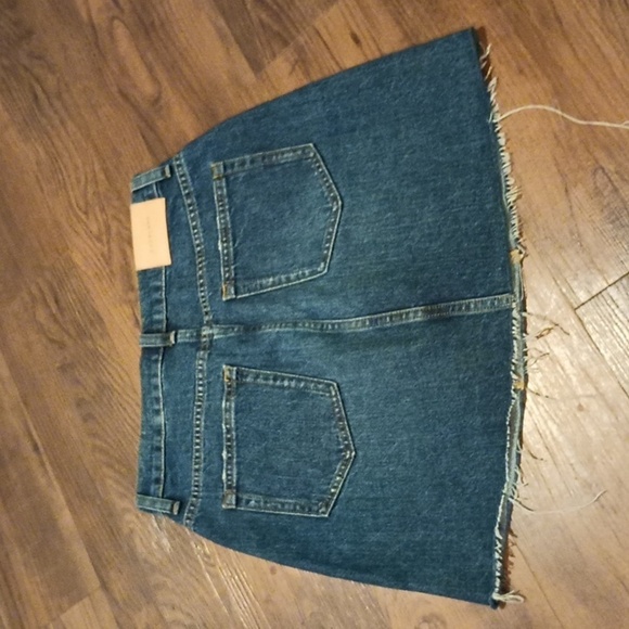 Everlane Blue Mid Wash Lightly Distressed Cowgirl Cut Jean Skirt A31 - Picture 4 of 6